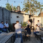 Schiavi_con_productores_de_cervezas_(1)